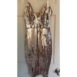 Champagne sequin dress perfect for NYE 🥂✨